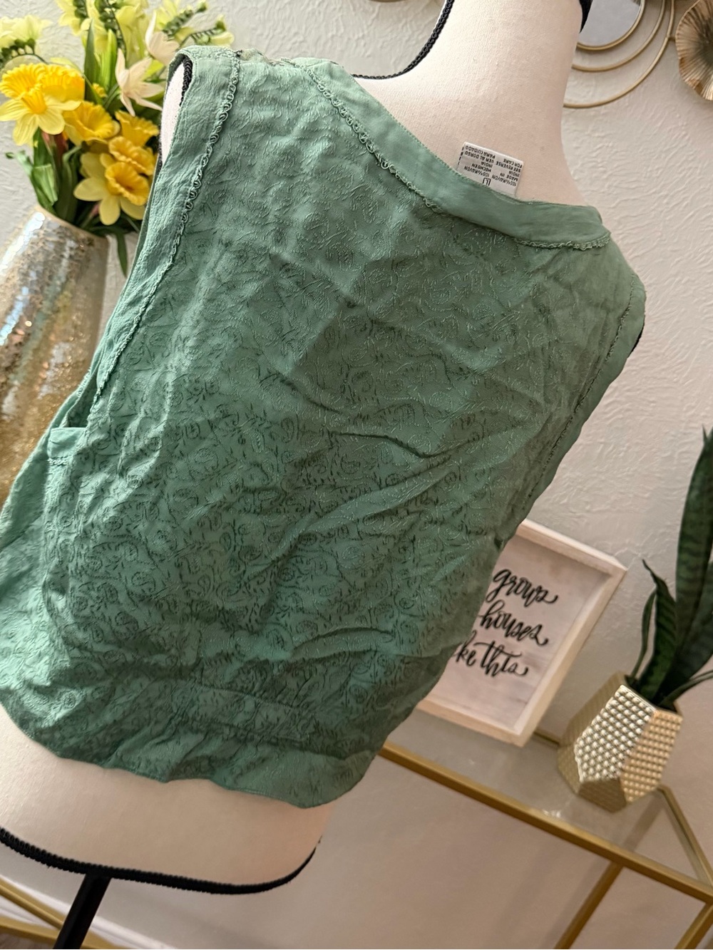 SAS Vintage Embroidered Floral Lace Button-Front Camisole - Picture 5 of 6